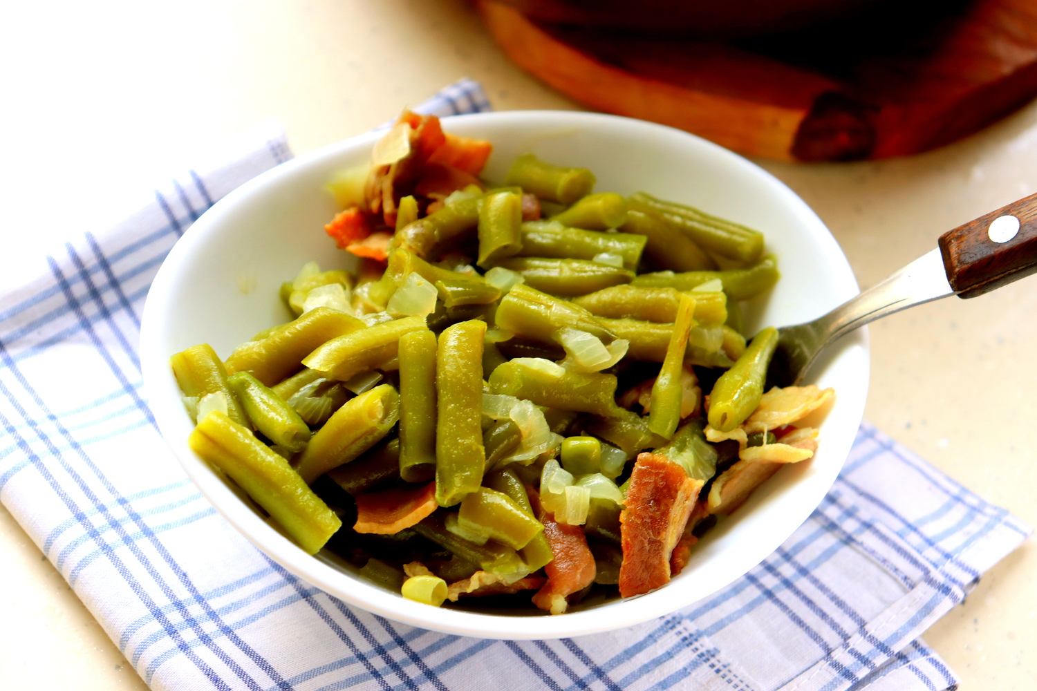 Tender Dutch Oven Green Beans with Smoky Bacon